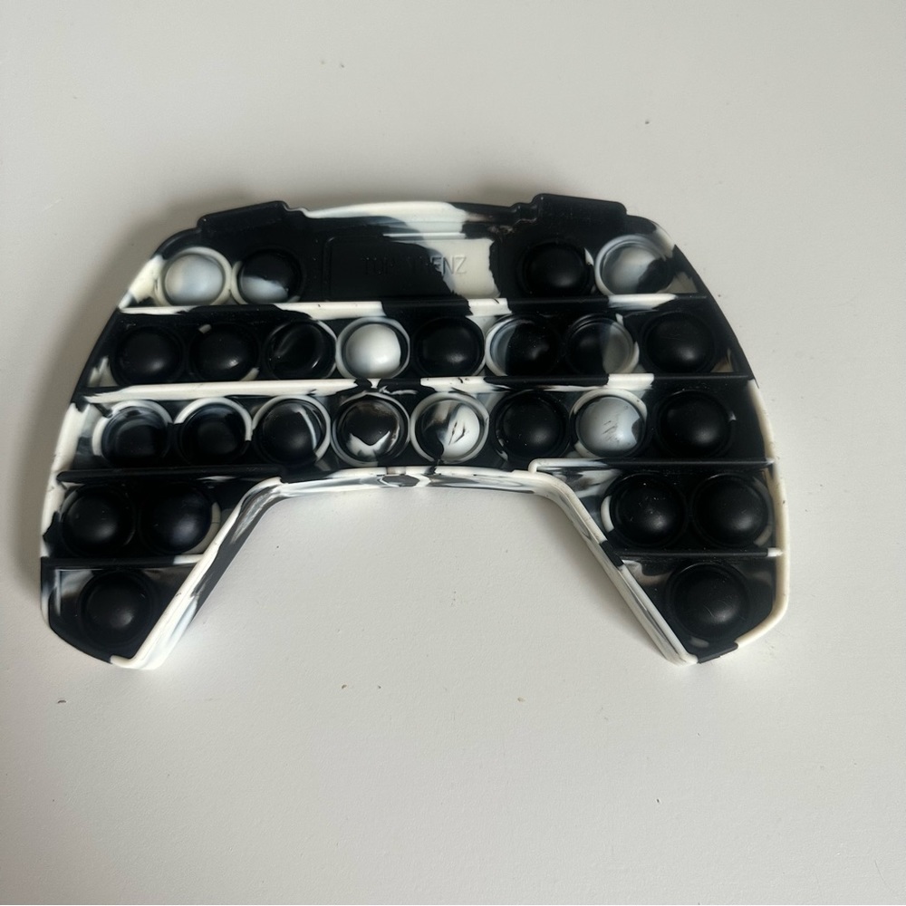 Xbox Game Controller - Picture 2 of 4